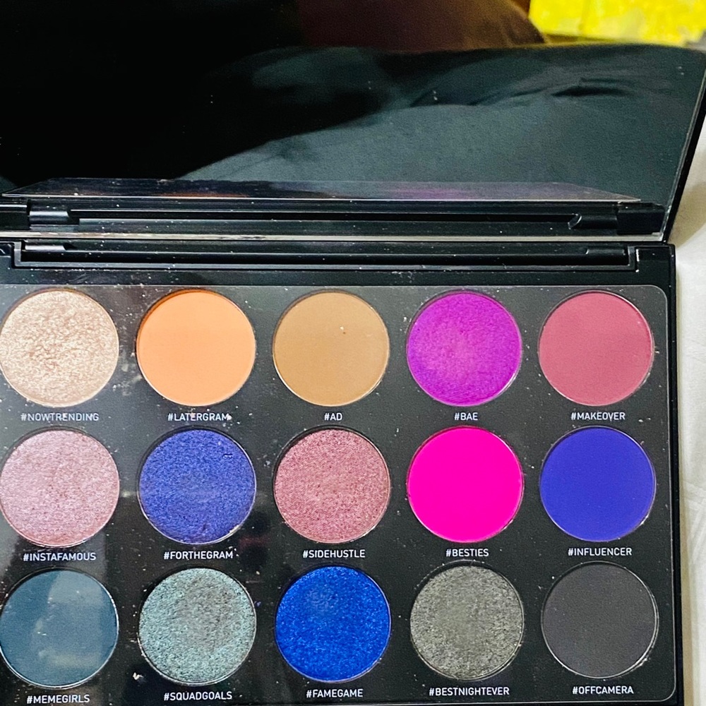 Morphe Social butterfly 15S eyeshadow palette